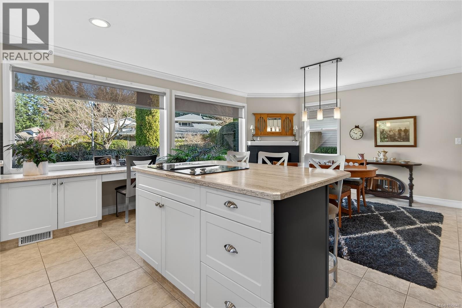 1580 Beaconsfield Cres - 21