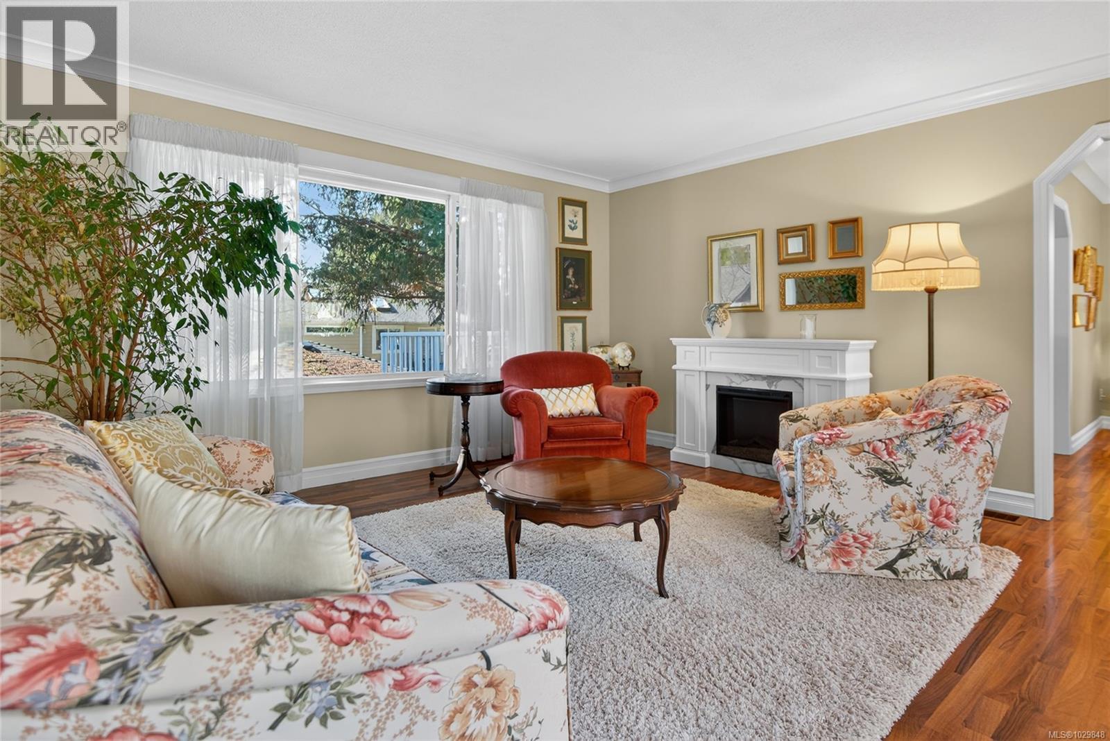 1580 Beaconsfield Cres - 25