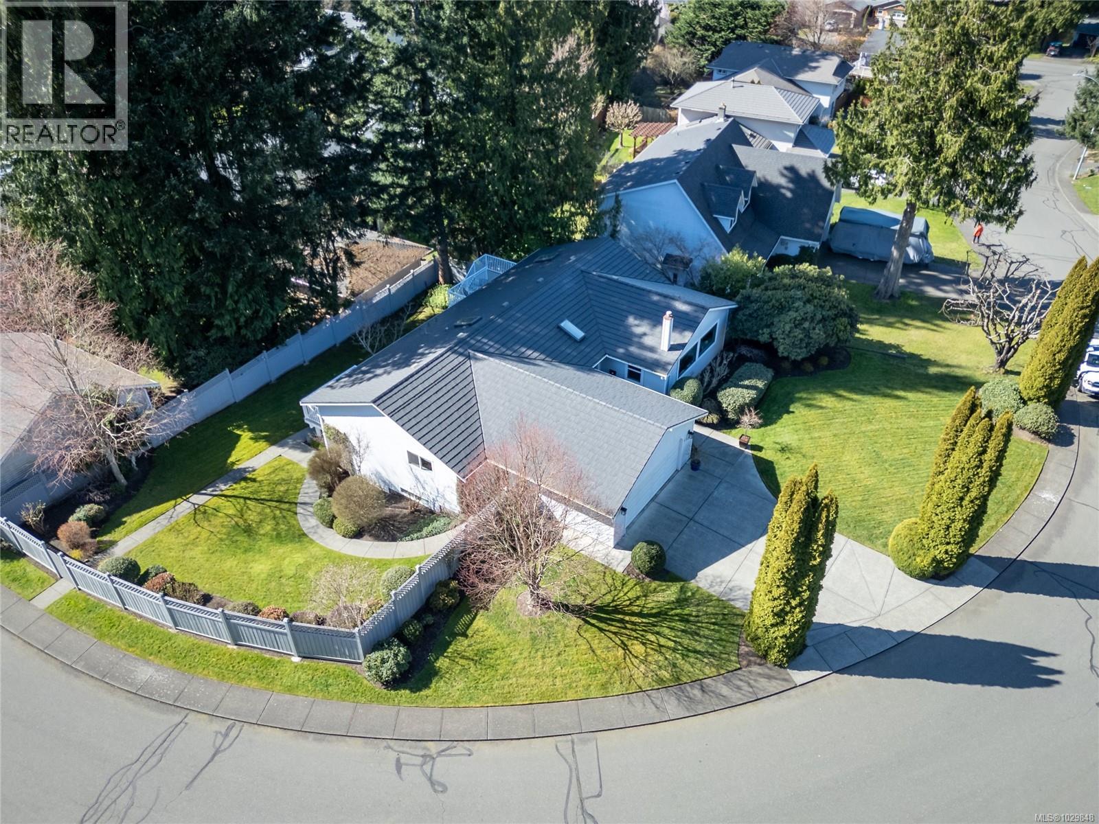1580 Beaconsfield Cres - 3