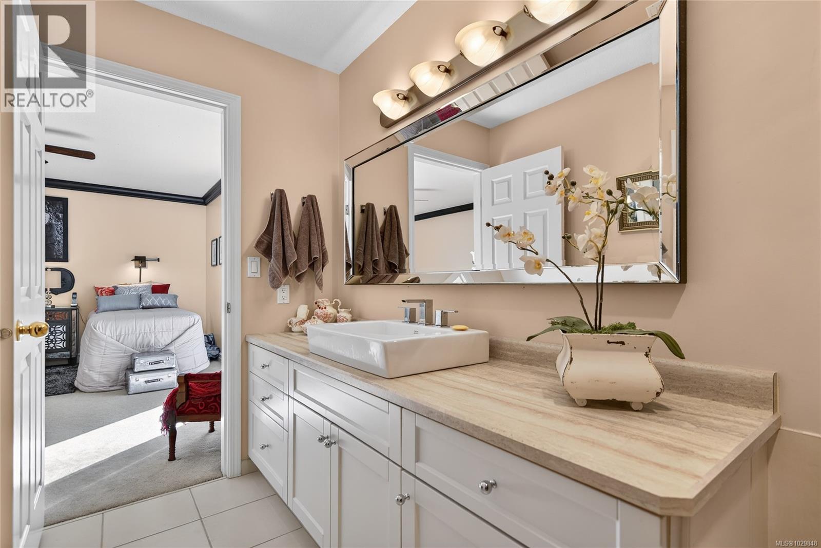 1580 Beaconsfield Cres - 36
