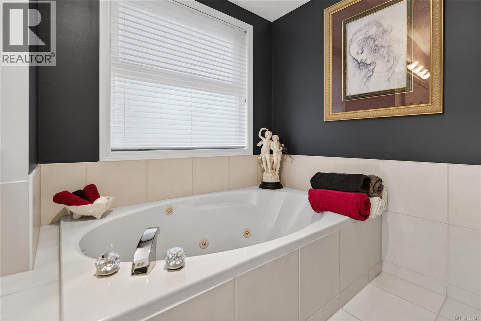1580 Beaconsfield Cres - 37