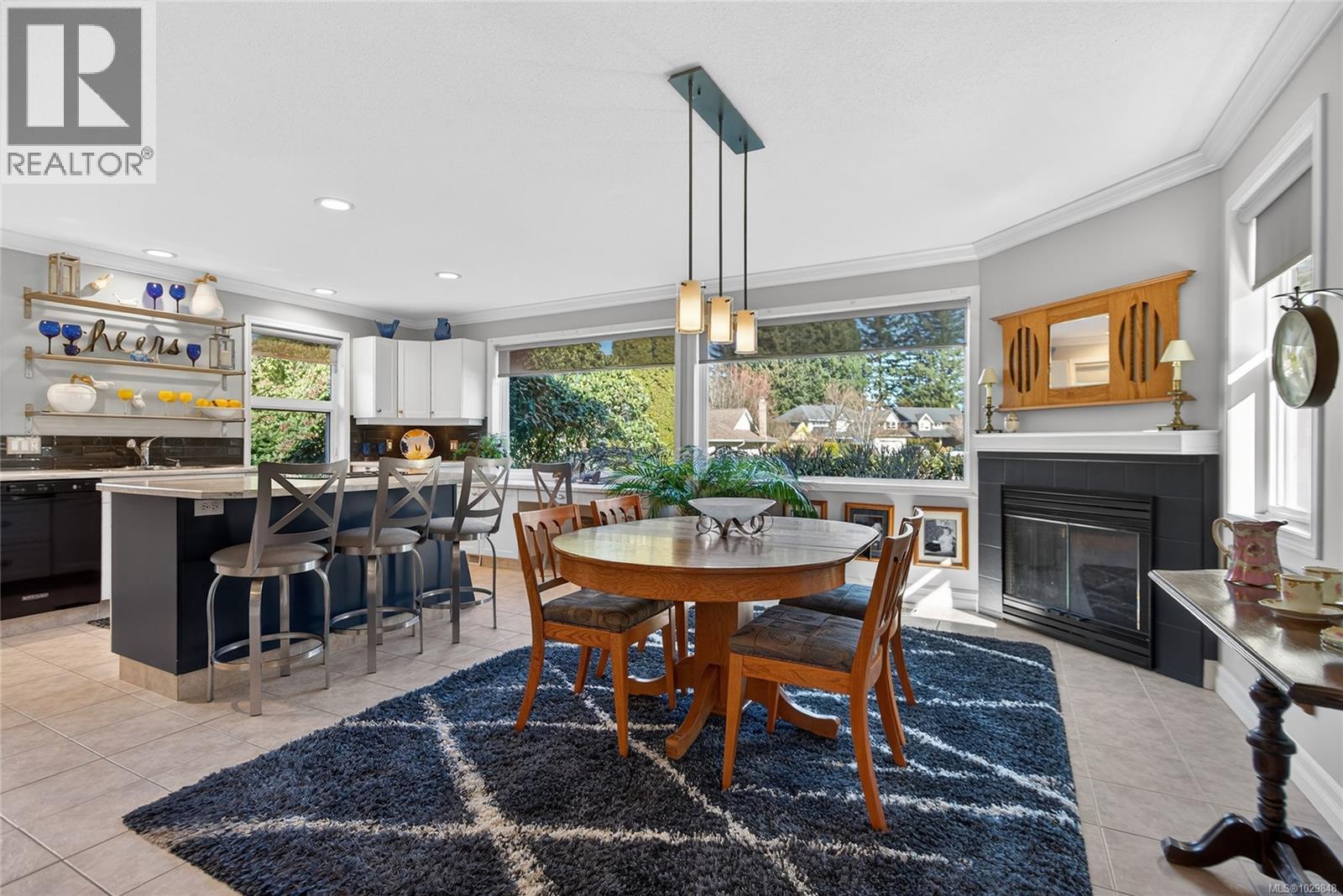 1580 Beaconsfield Cres - 4