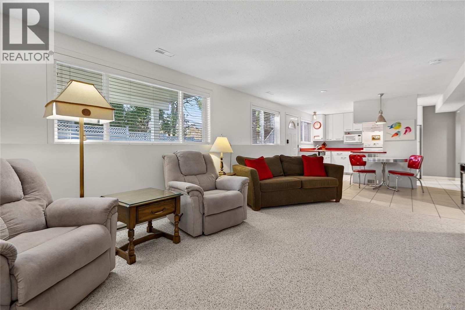 1580 BEACONSFIELD CRES - 51