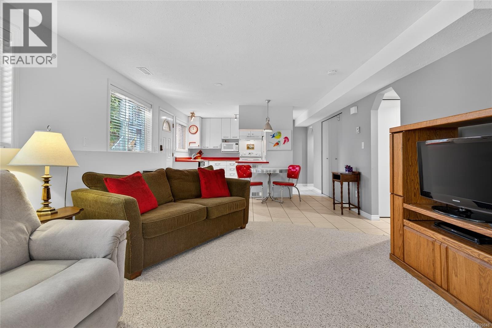 1580 BEACONSFIELD CRES - 52