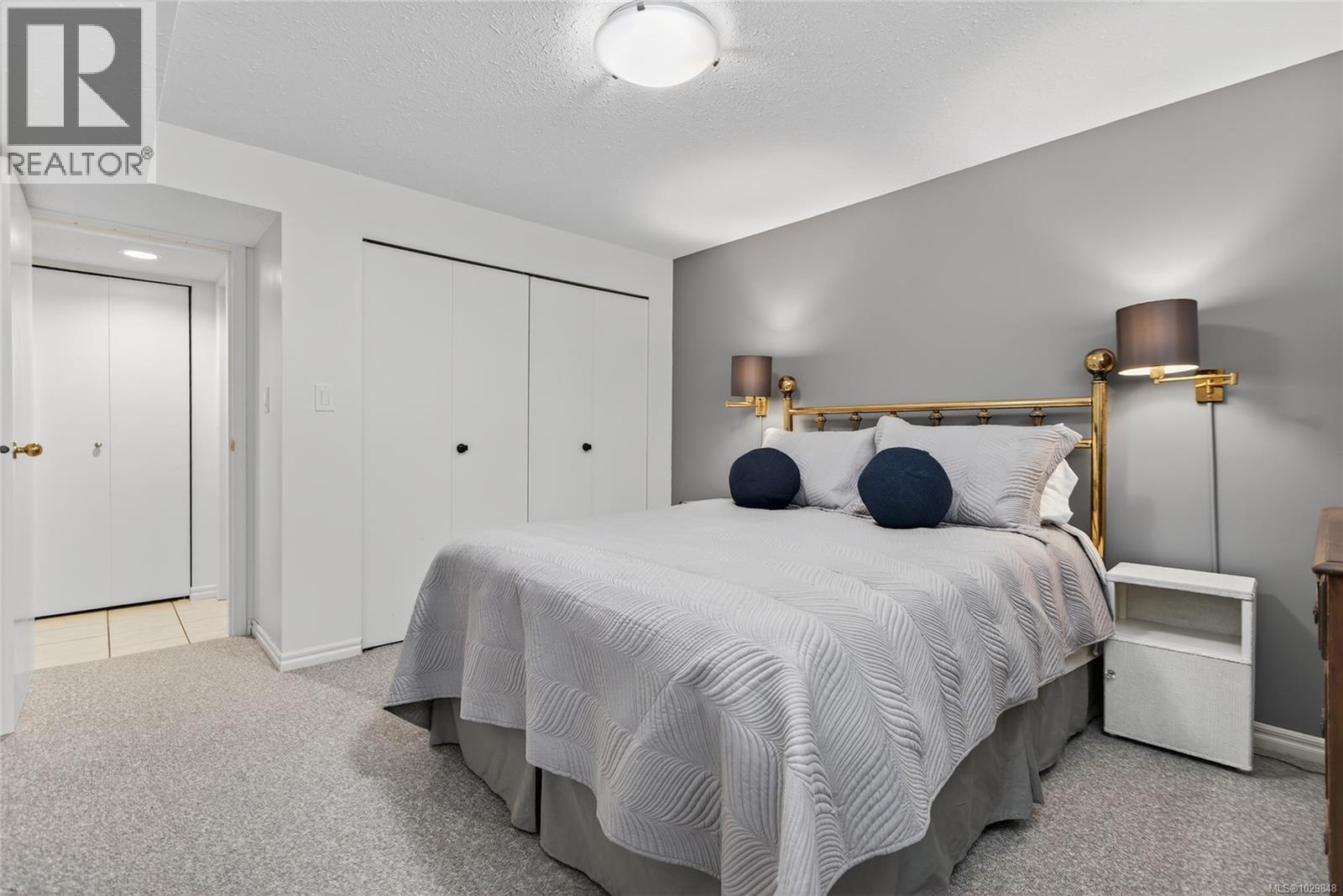 1580 Beaconsfield Cres - 54