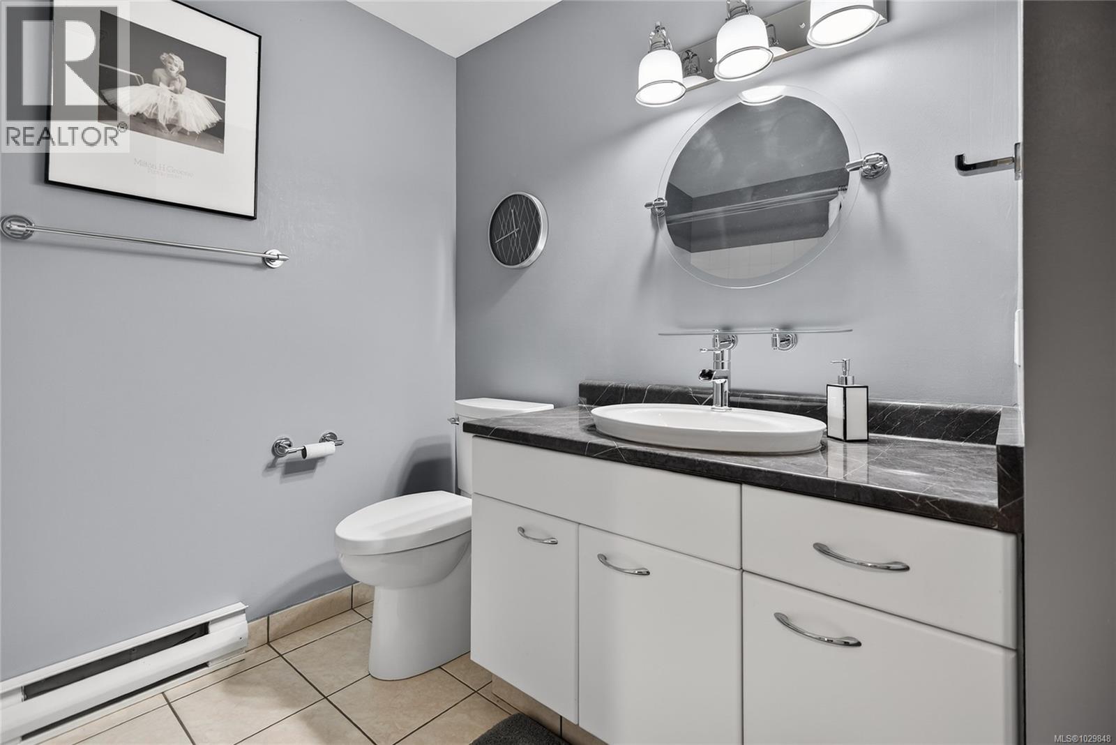 1580 Beaconsfield Cres - 55