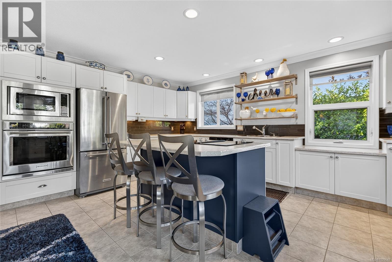 1580 Beaconsfield Cres - 6