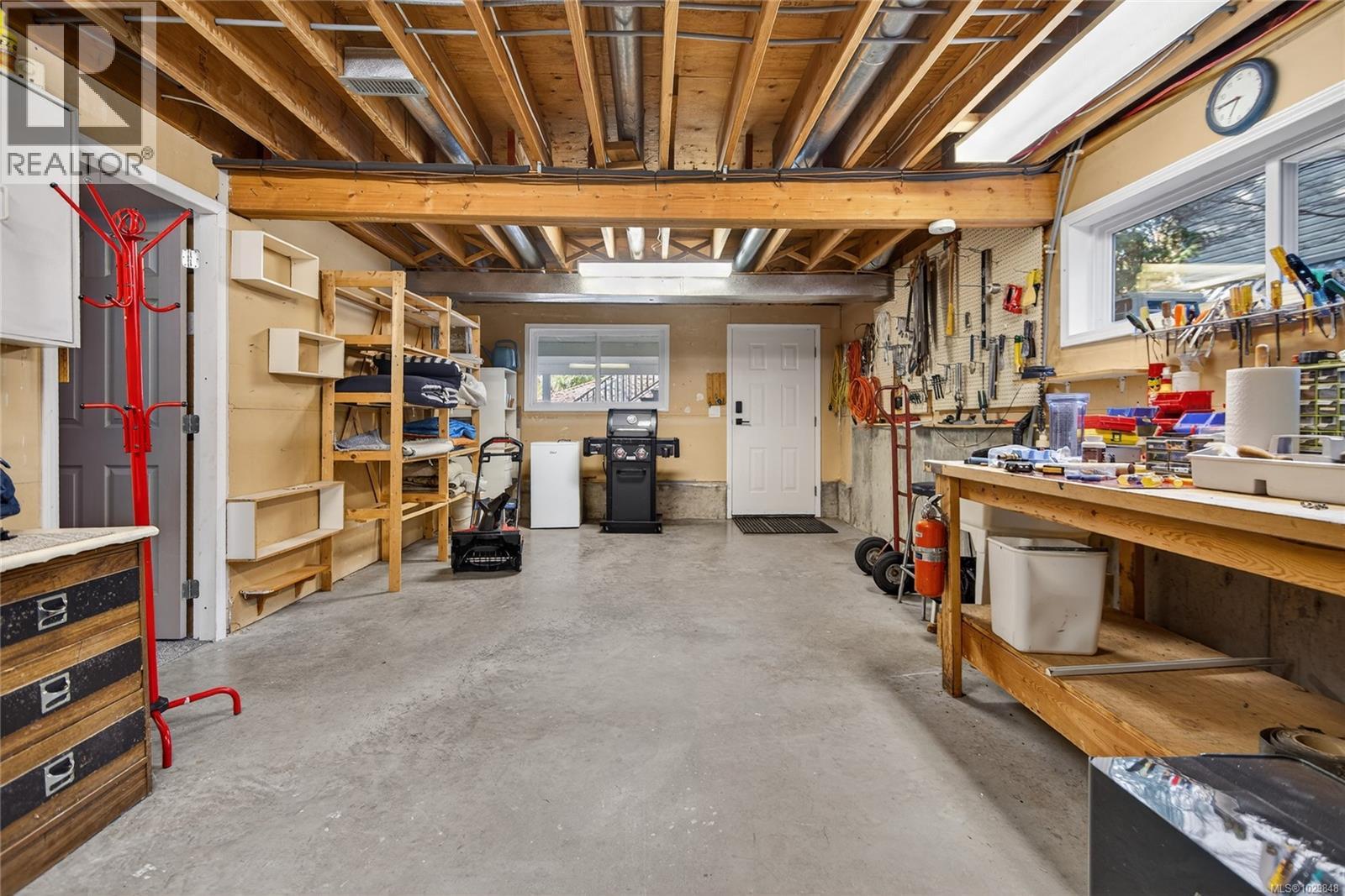 1580 Beaconsfield Cres - 60