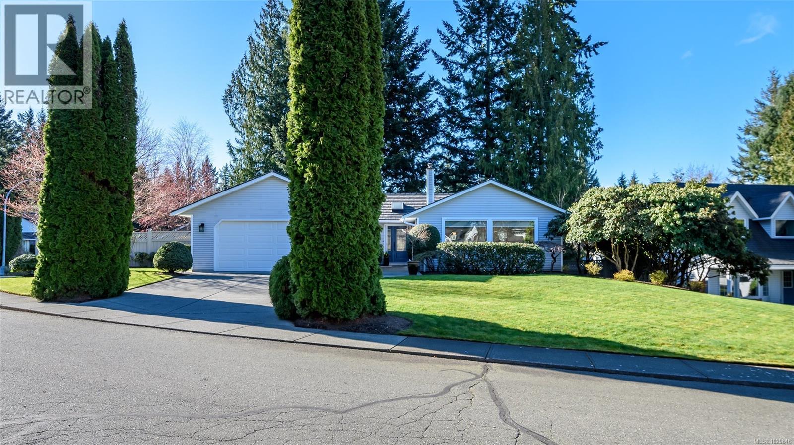 1580 BEACONSFIELD CRES - 63