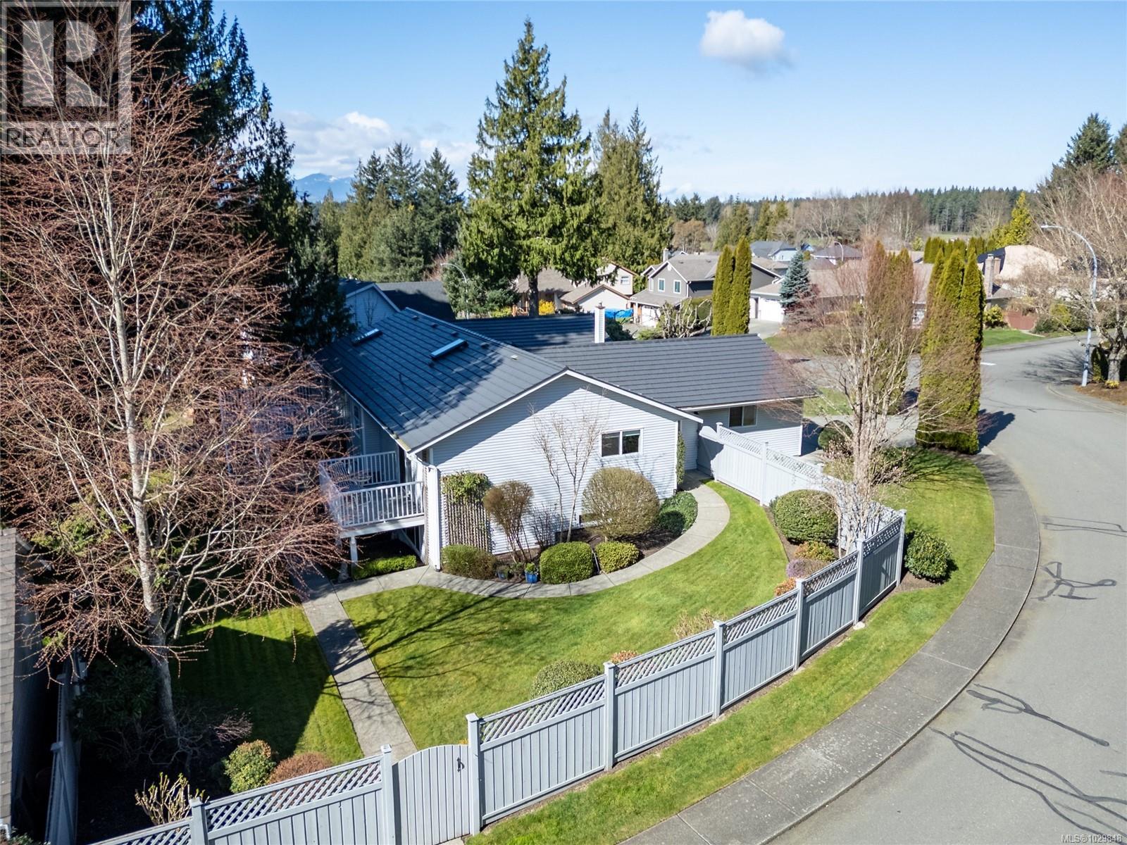 1580 Beaconsfield Cres - 65
