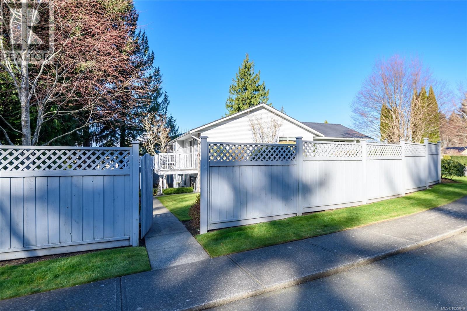 1580 BEACONSFIELD CRES - 66