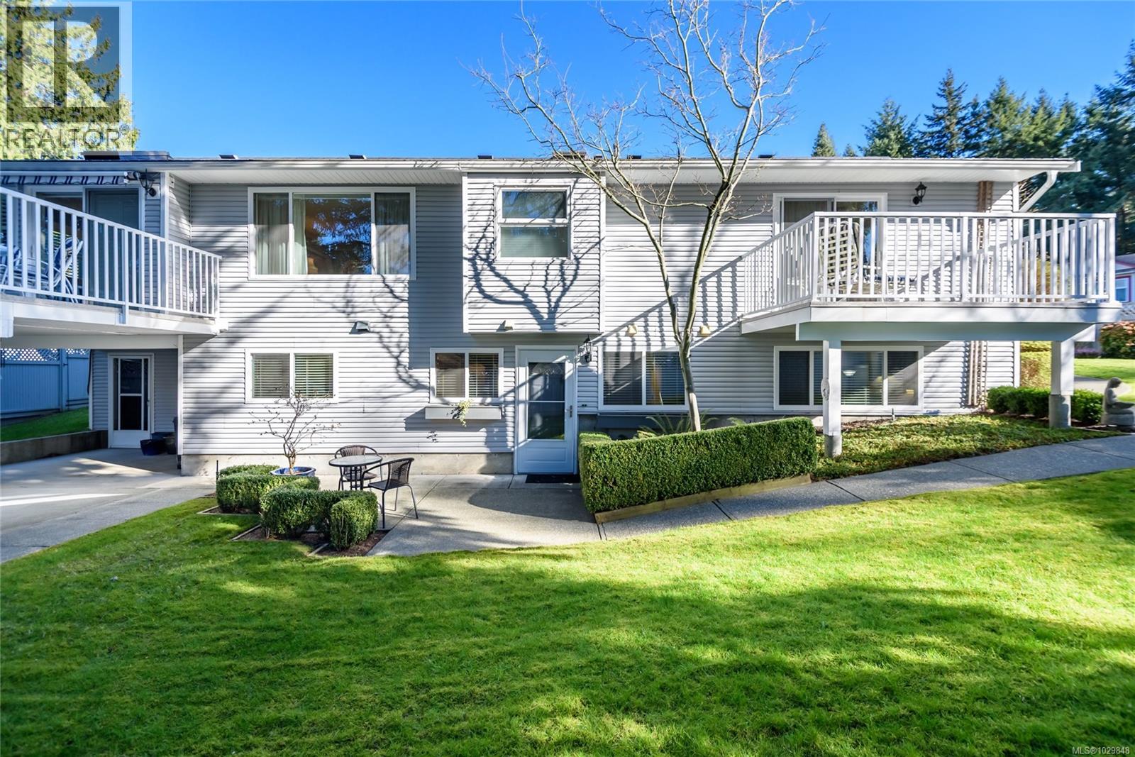 1580 Beaconsfield Cres - 68