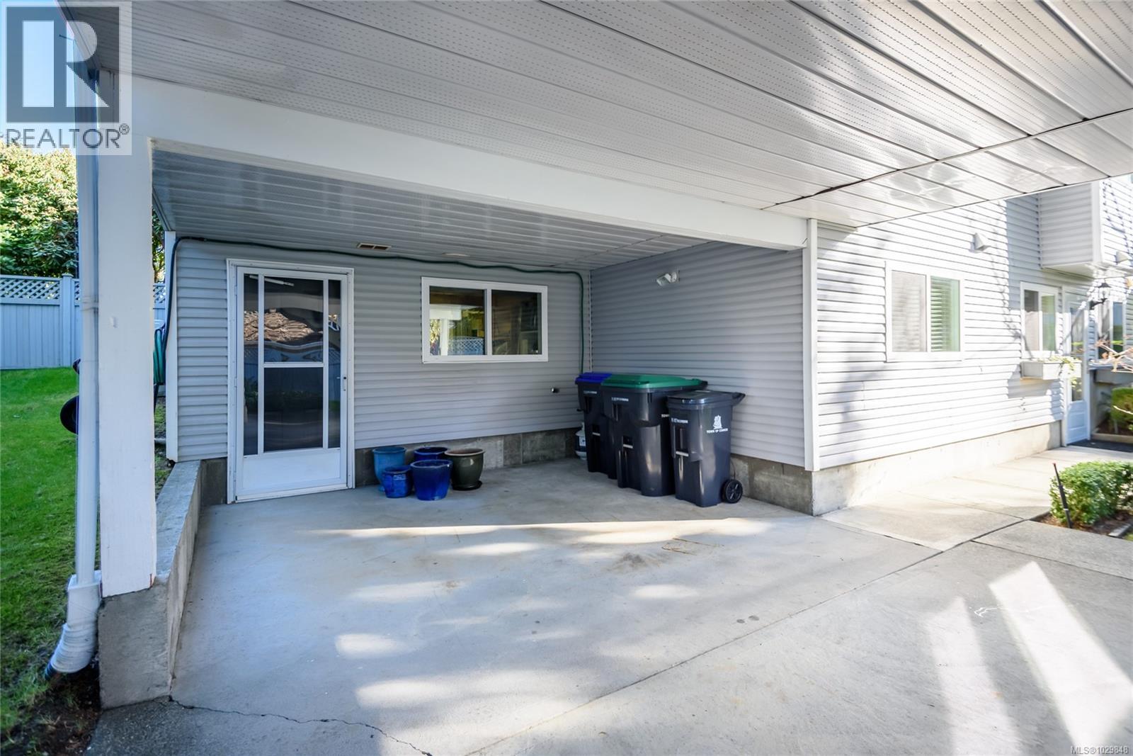 1580 Beaconsfield Cres - 70