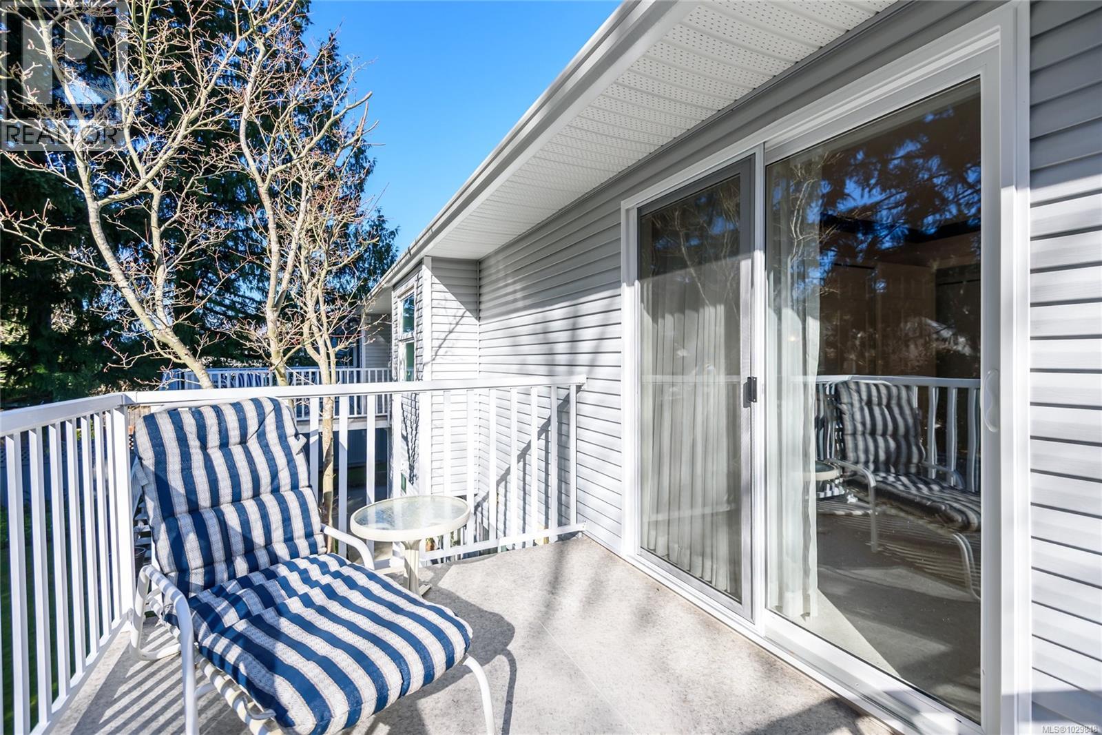 1580 BEACONSFIELD CRES - 76