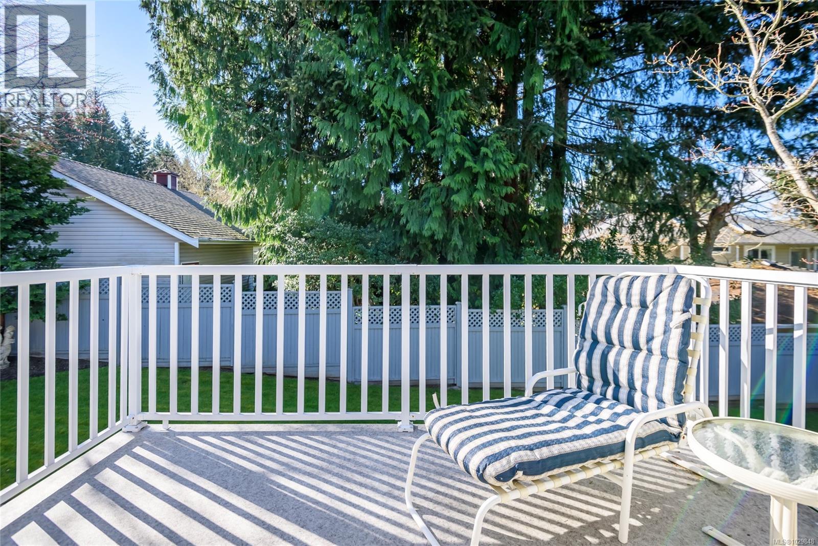 1580 BEACONSFIELD CRES - 77