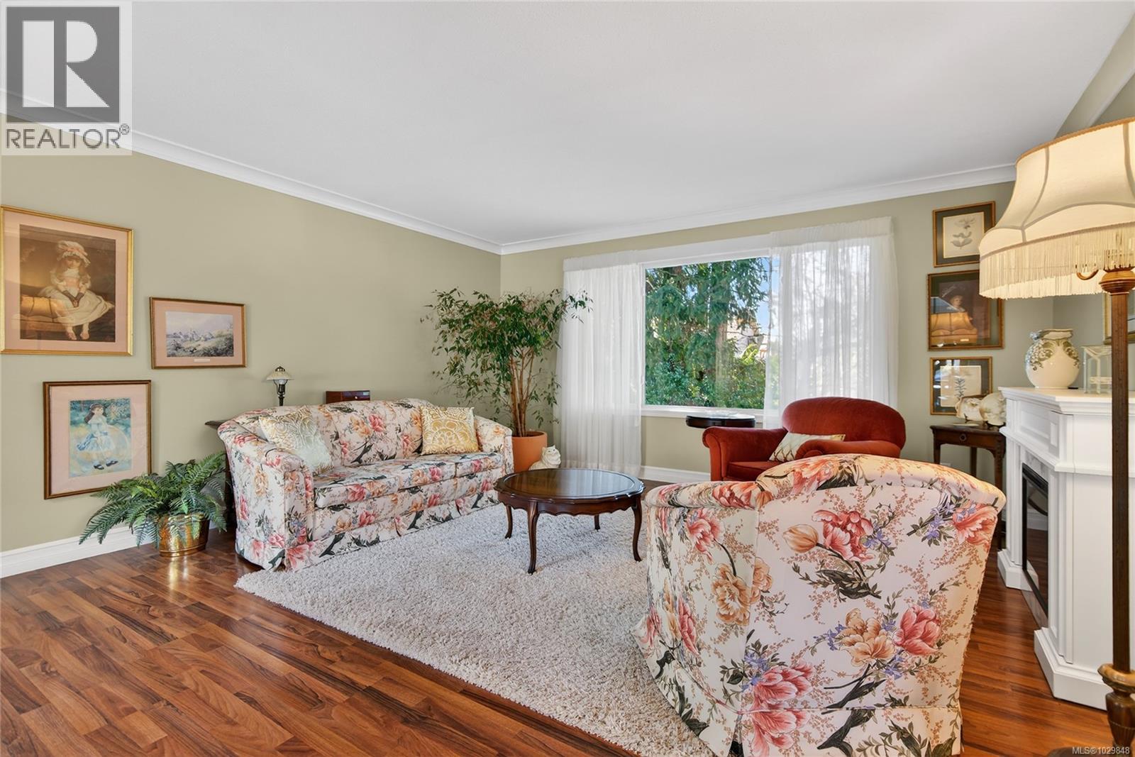 1580 Beaconsfield Cres - 8