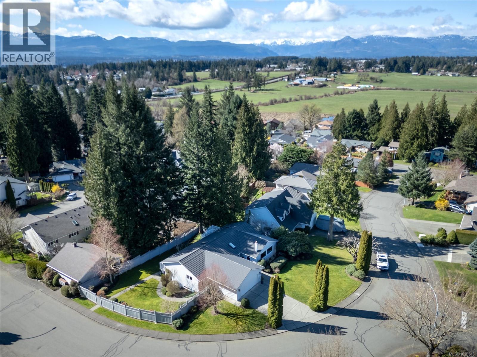 1580 BEACONSFIELD CRES - 81