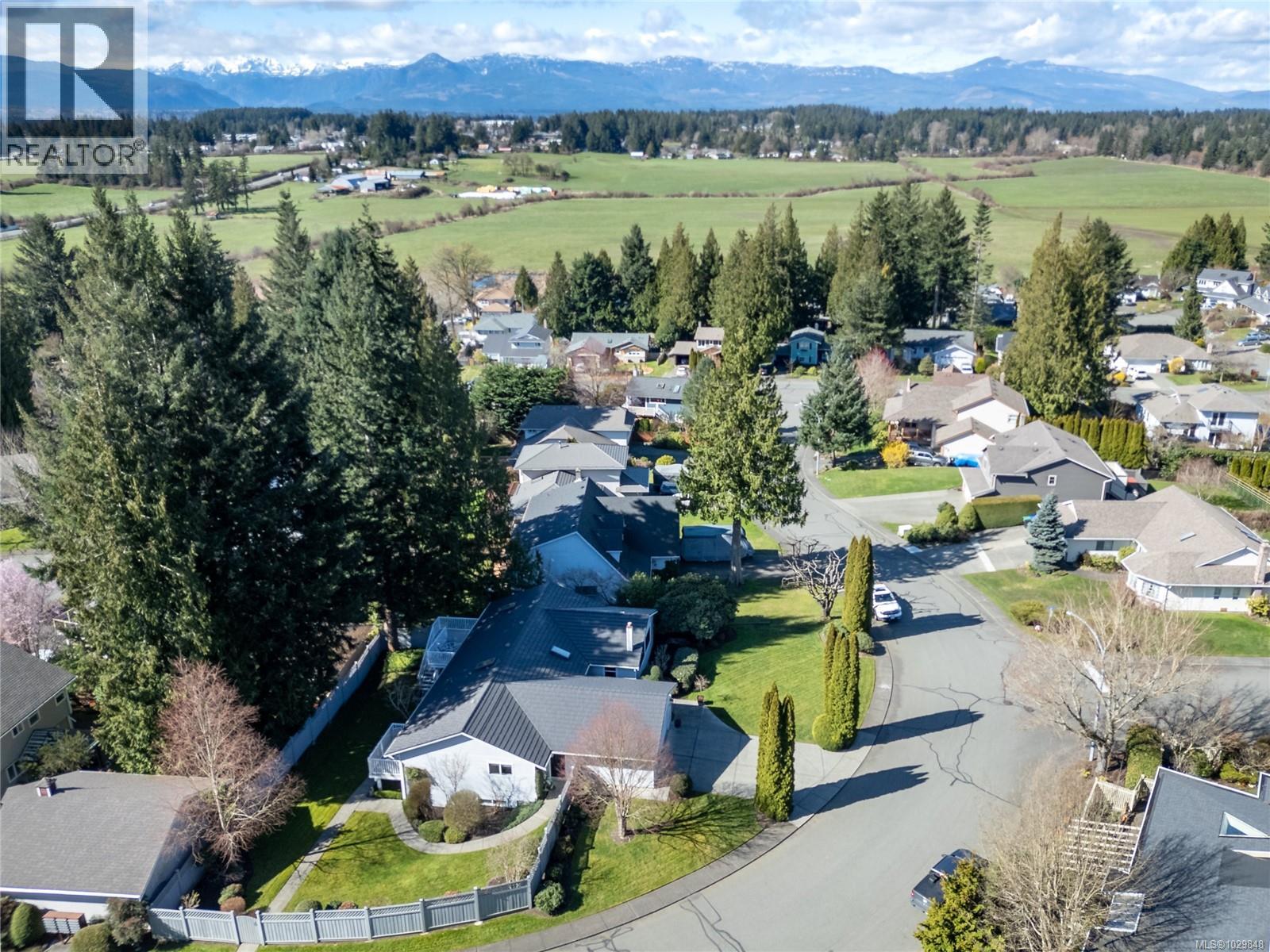 1580 BEACONSFIELD CRES - 82