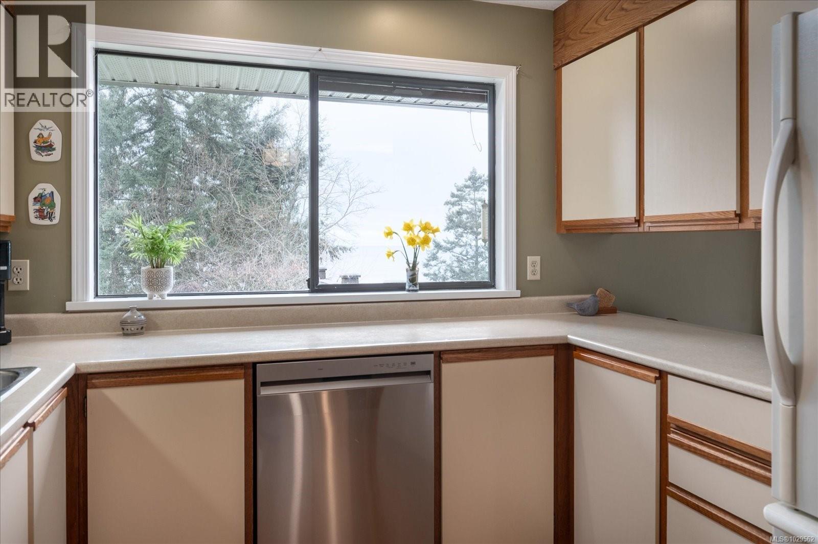 631 Sanderson Rd, Parksville