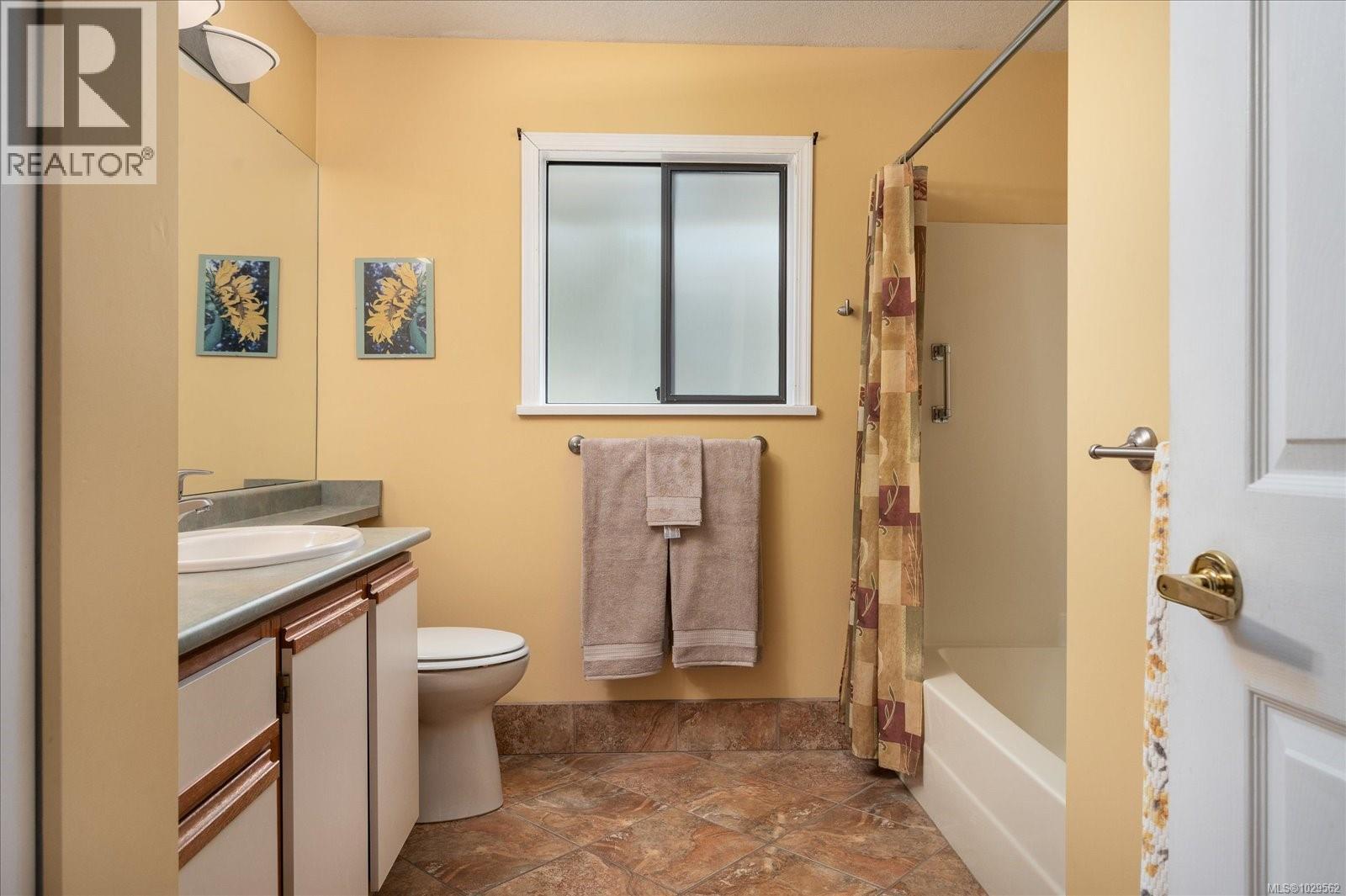 631 Sanderson Rd, Parksville