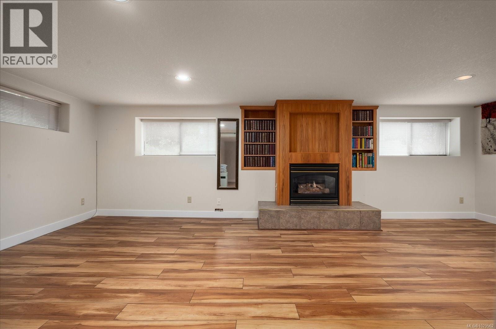 631 Sanderson Rd, Parksville