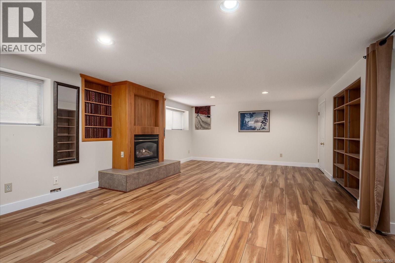 631 Sanderson Rd, Parksville