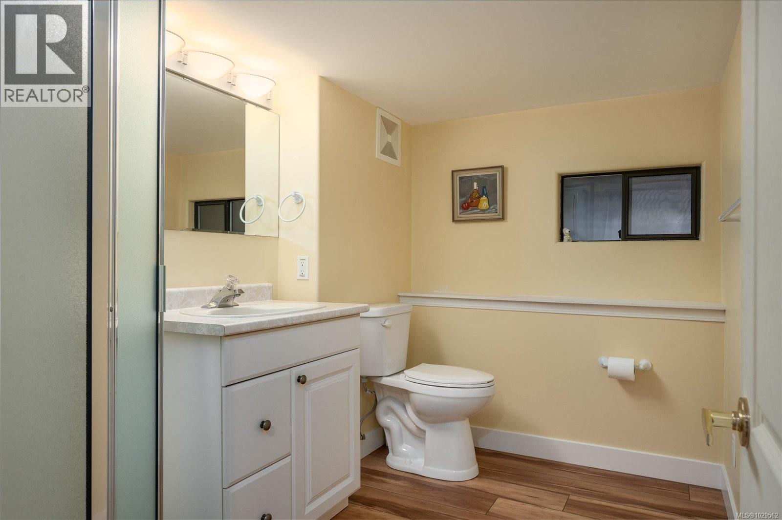 631 Sanderson Rd, Parksville