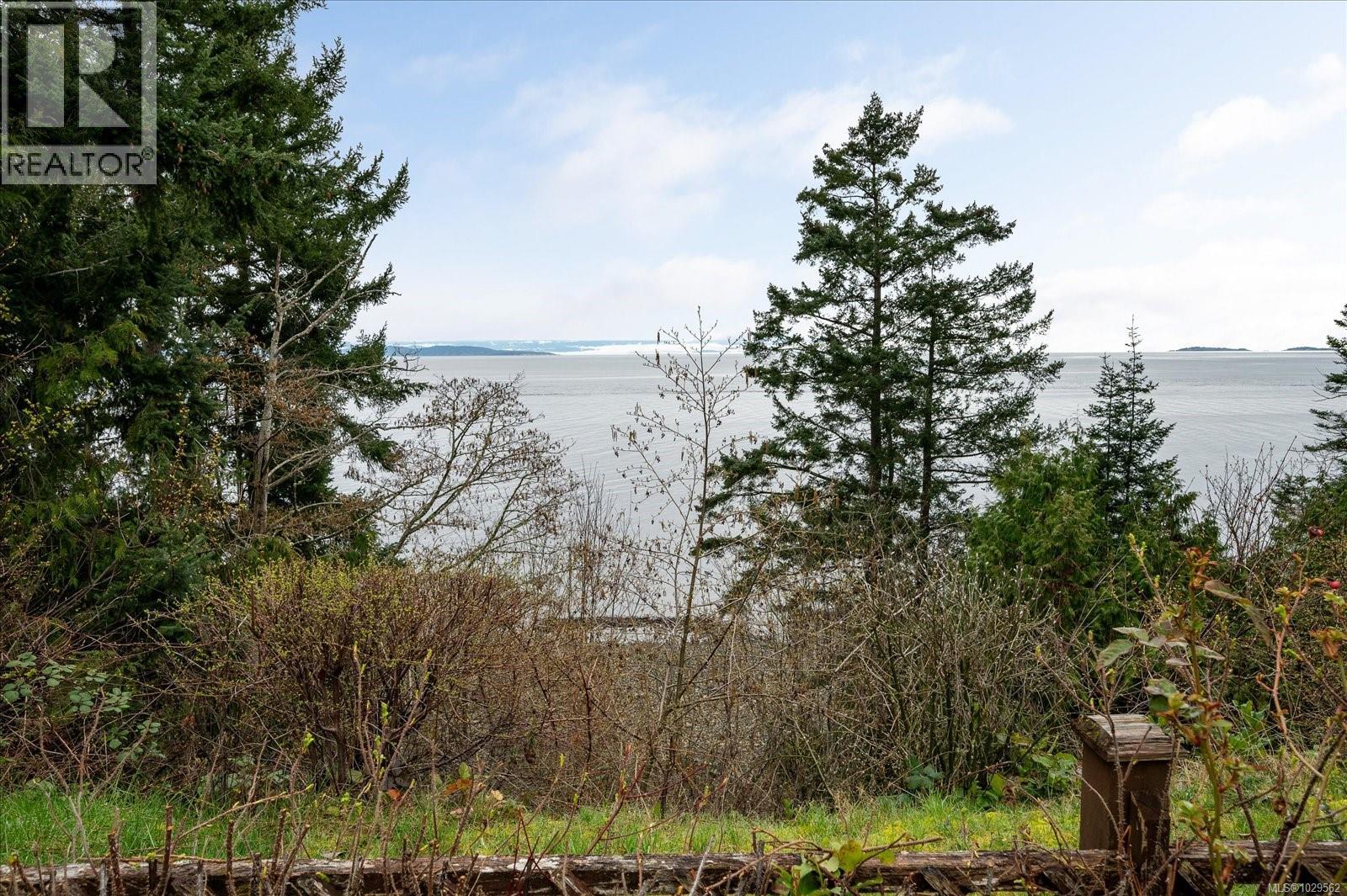 631 Sanderson Rd, Parksville