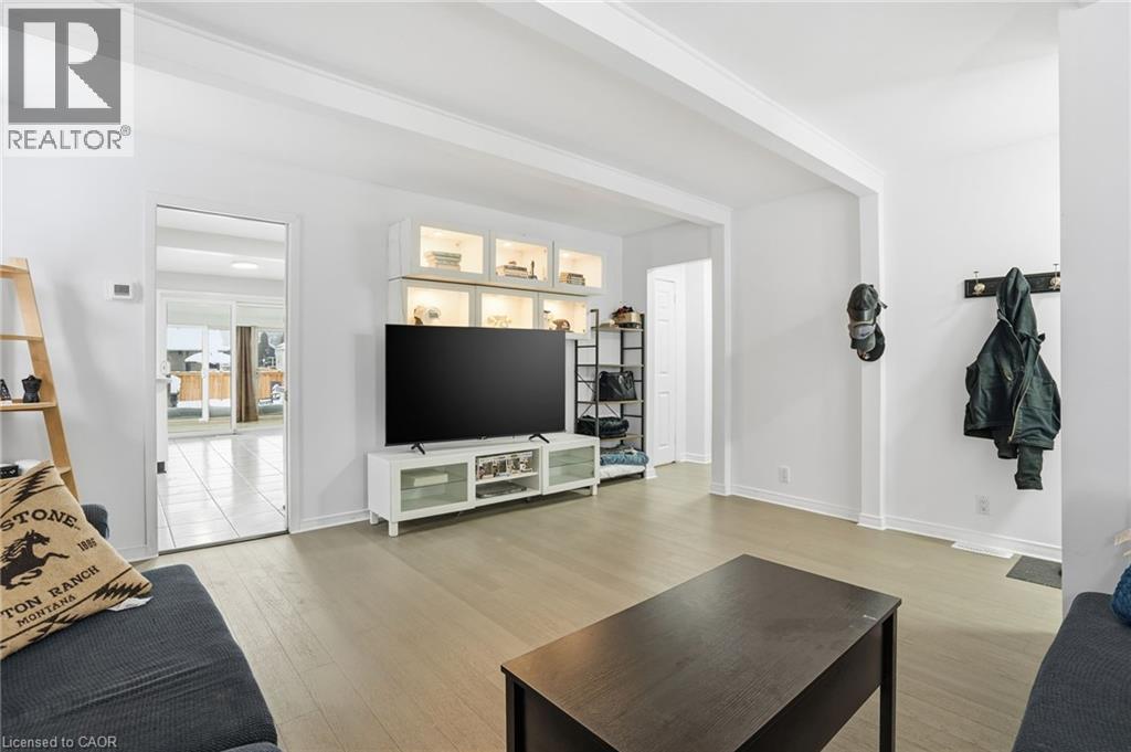 4 HILDA STREET - 8