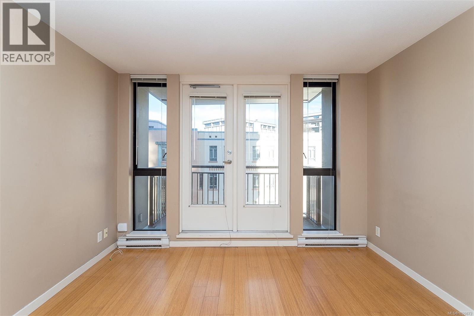 604 751 Fairfield Road, Victoria