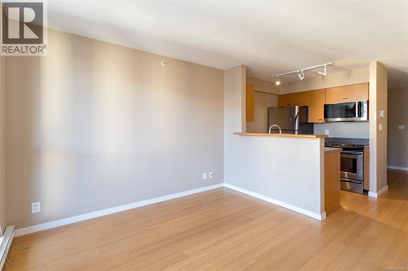 604 751 Fairfield Road, Victoria