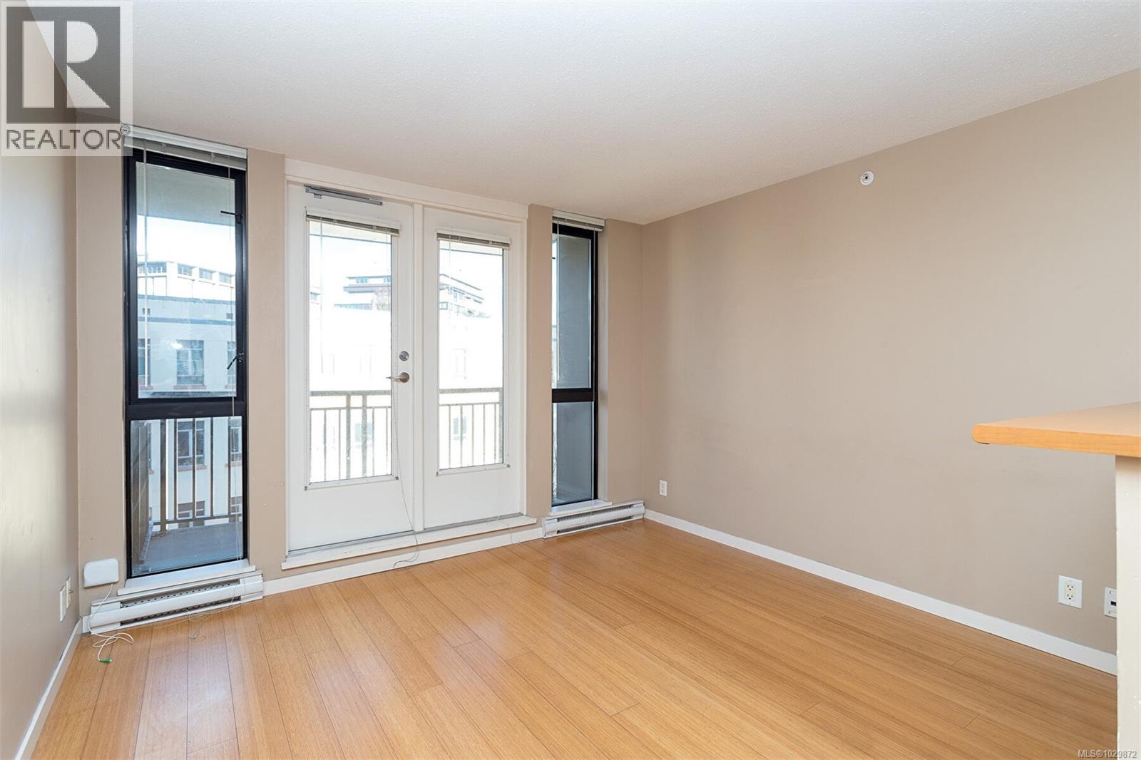 604 751 Fairfield Road, Victoria