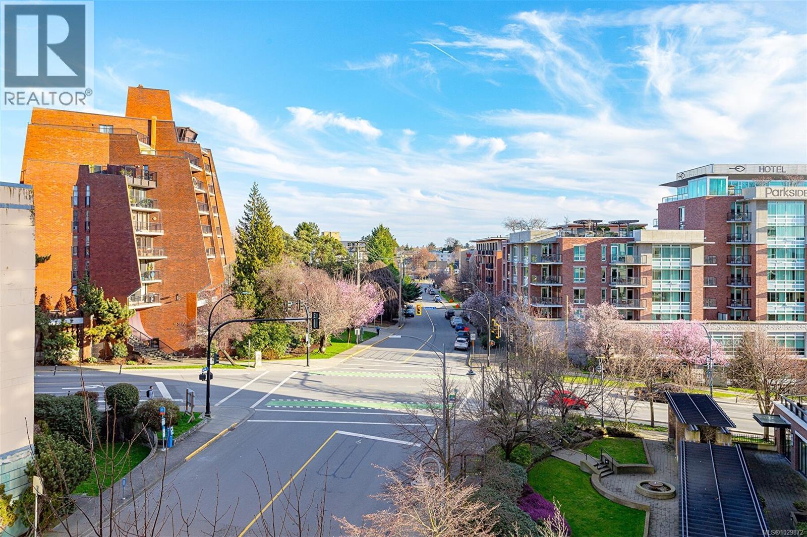 604 751 Fairfield Road, Victoria