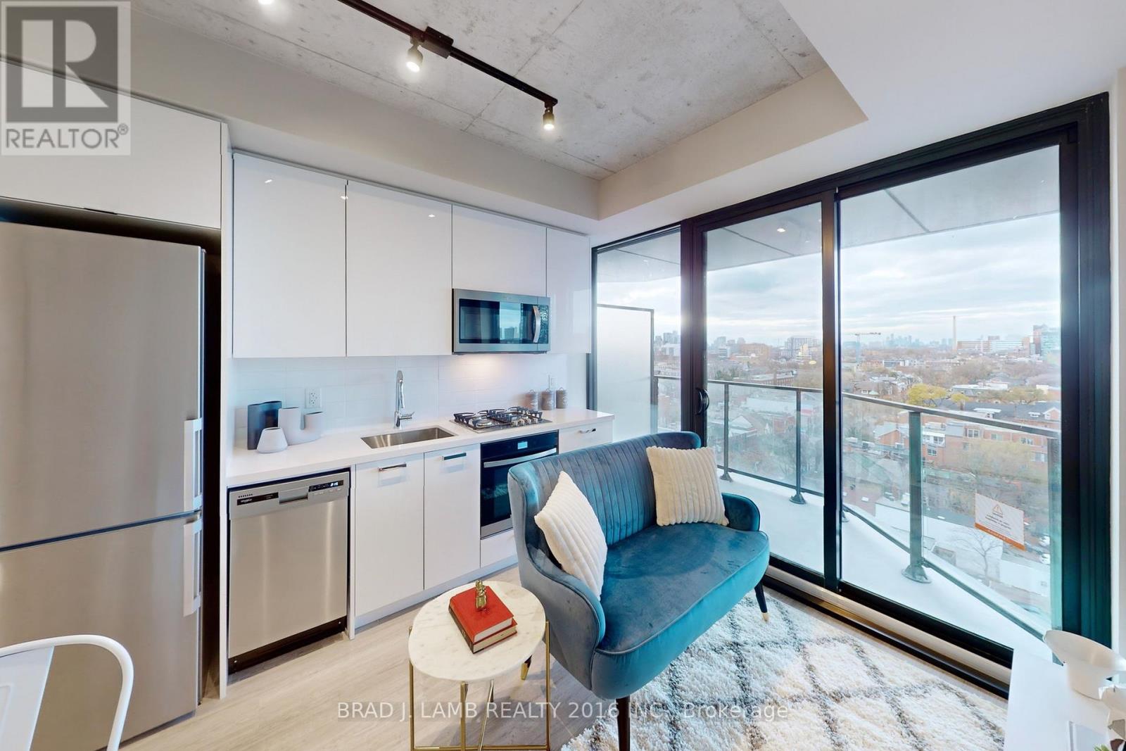 #1014 195 MCCAUL STREET - 3