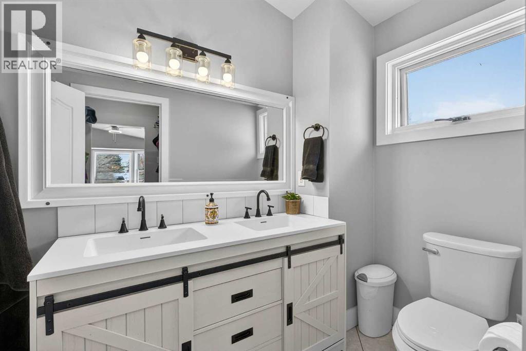 Single Family House for Sale in  Foxwell Road SE Fairview Calgary 