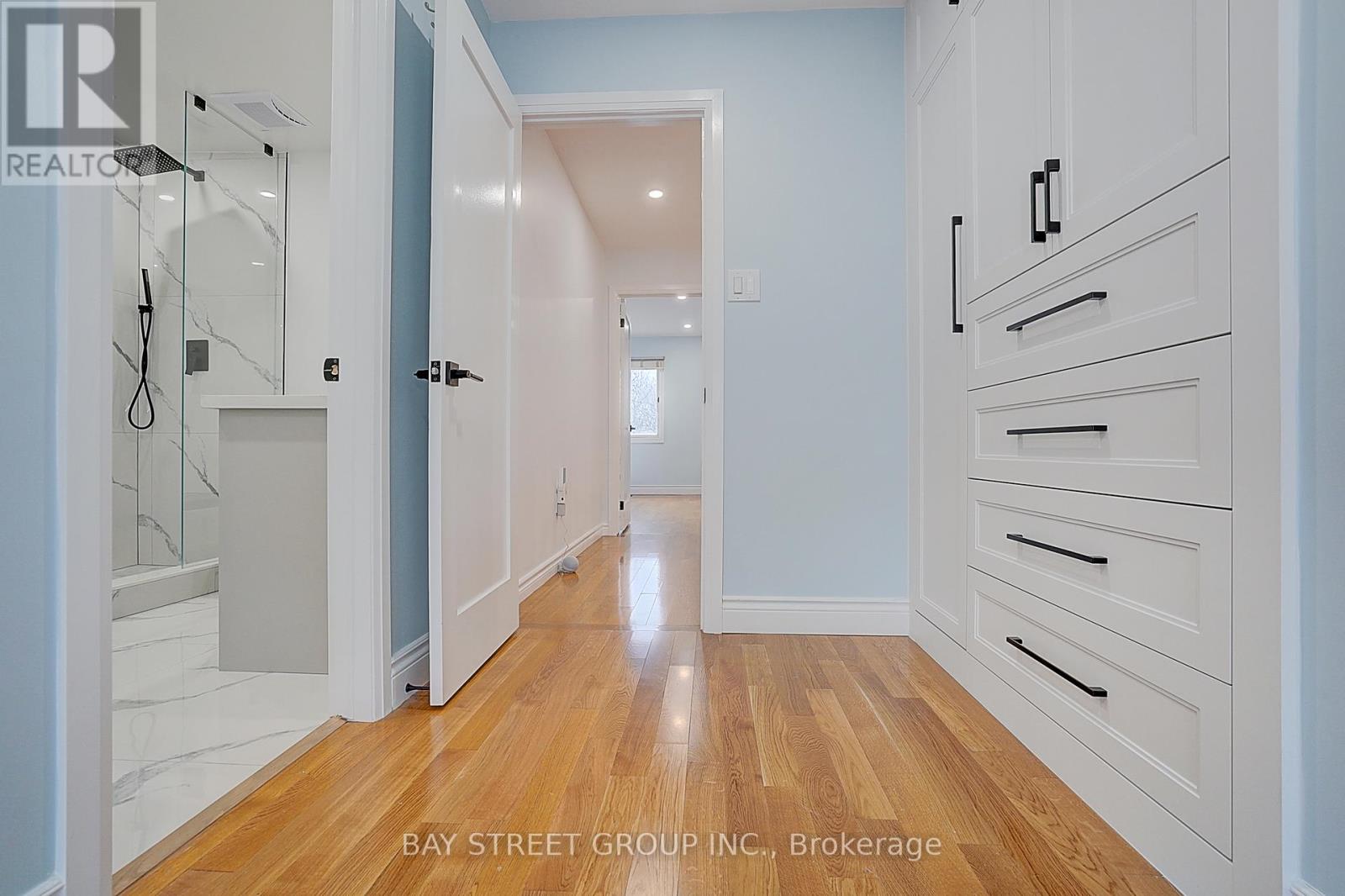 8 MOORELAND COURT - 29