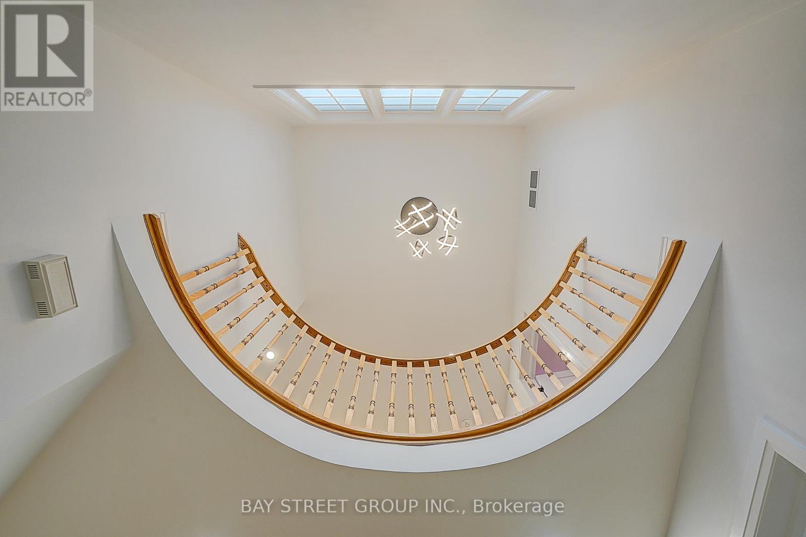 8 MOORELAND COURT - 8
