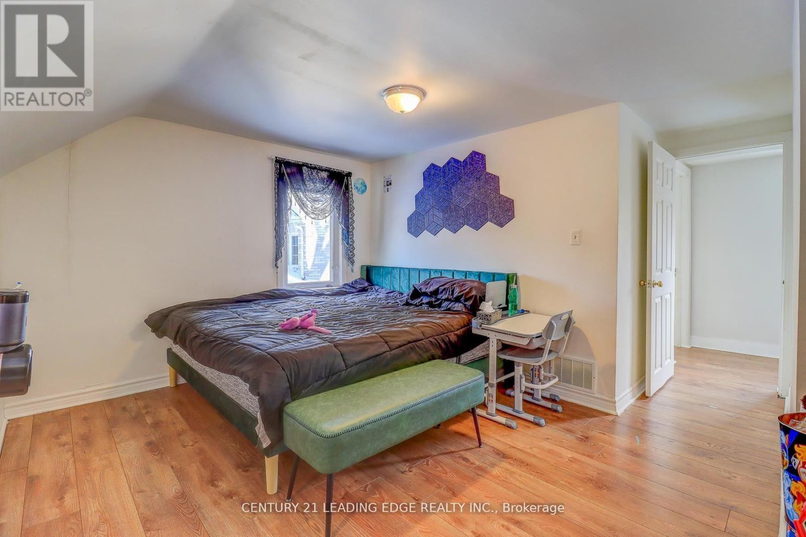 107 LAKELAND CRESCENT - 24