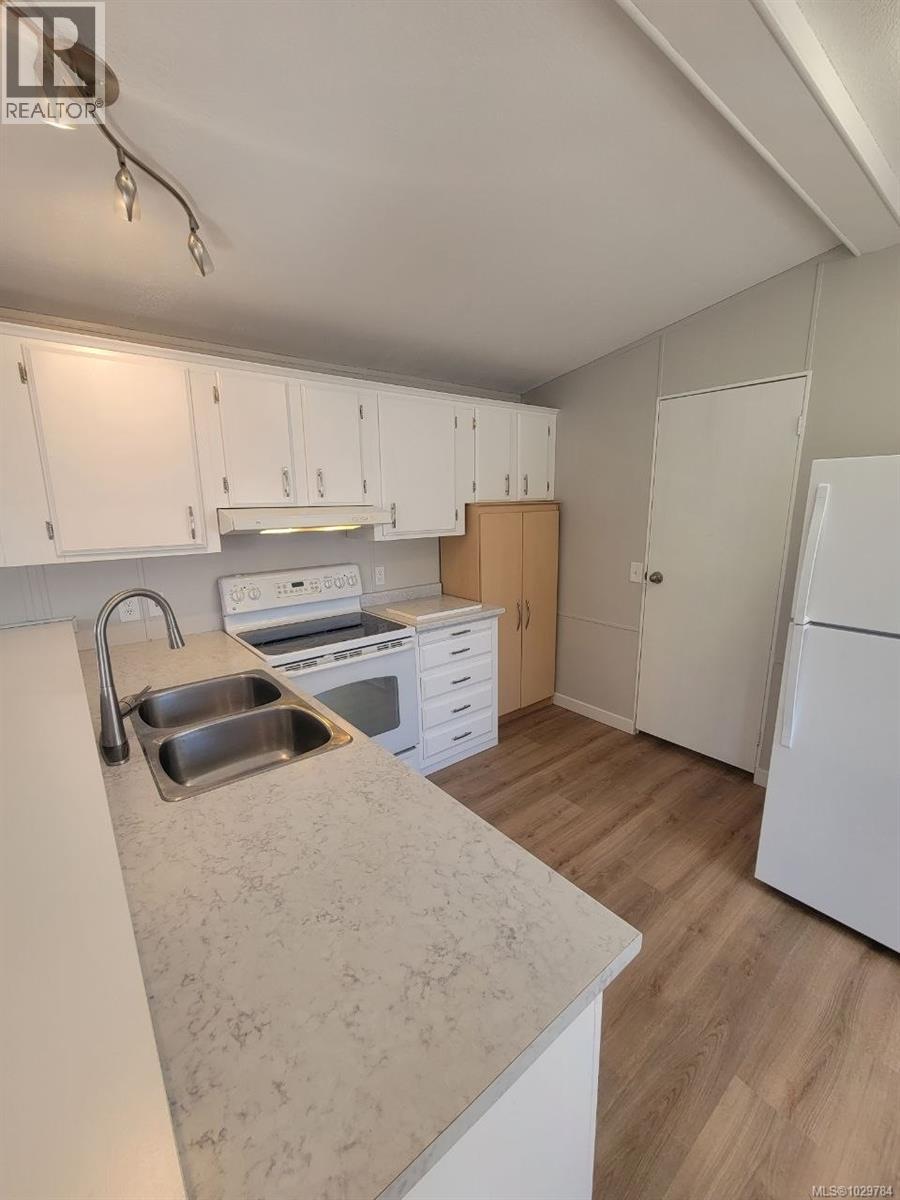 8 7871 West Coast Road, Sooke