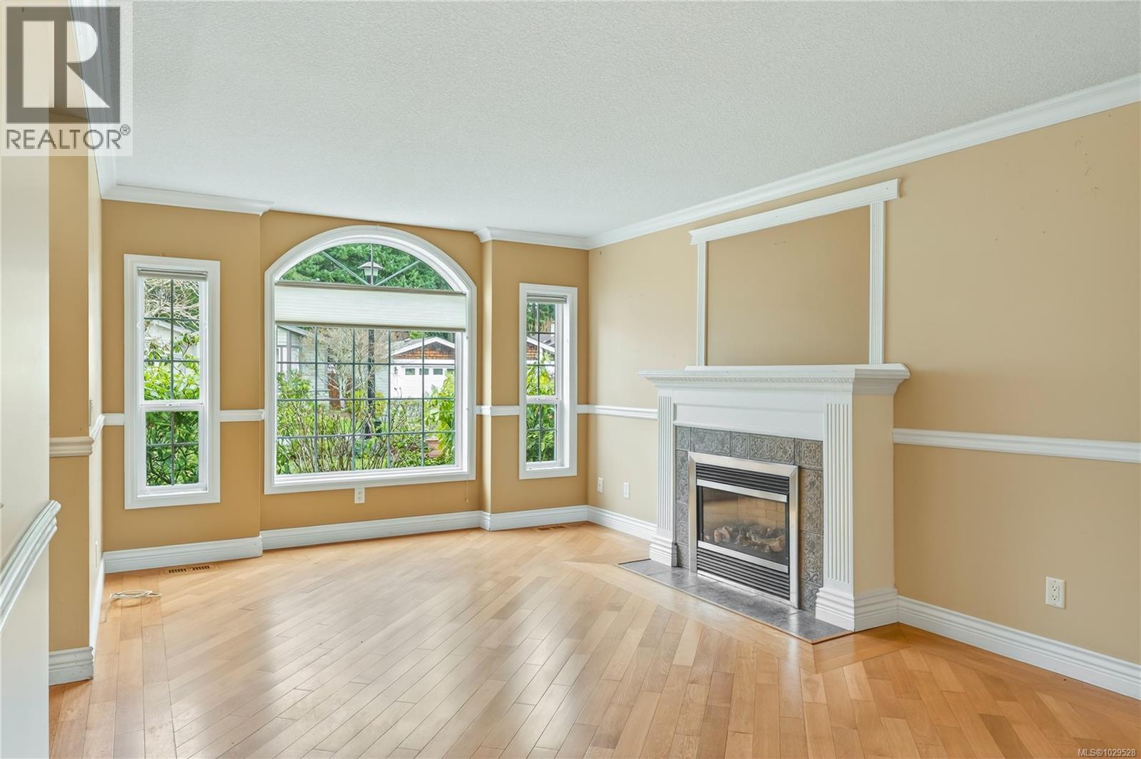 3983 VALEWOOD DR - 4