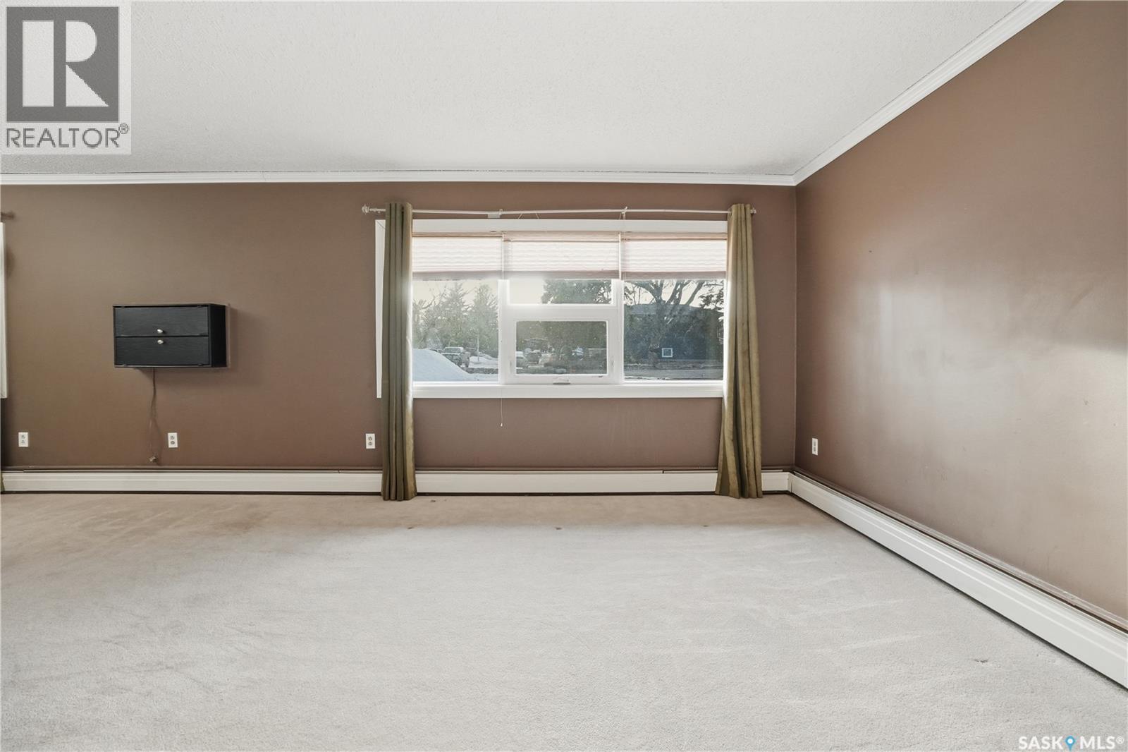 Single Family House Low rise for Sale in   Rae STREET Regina 