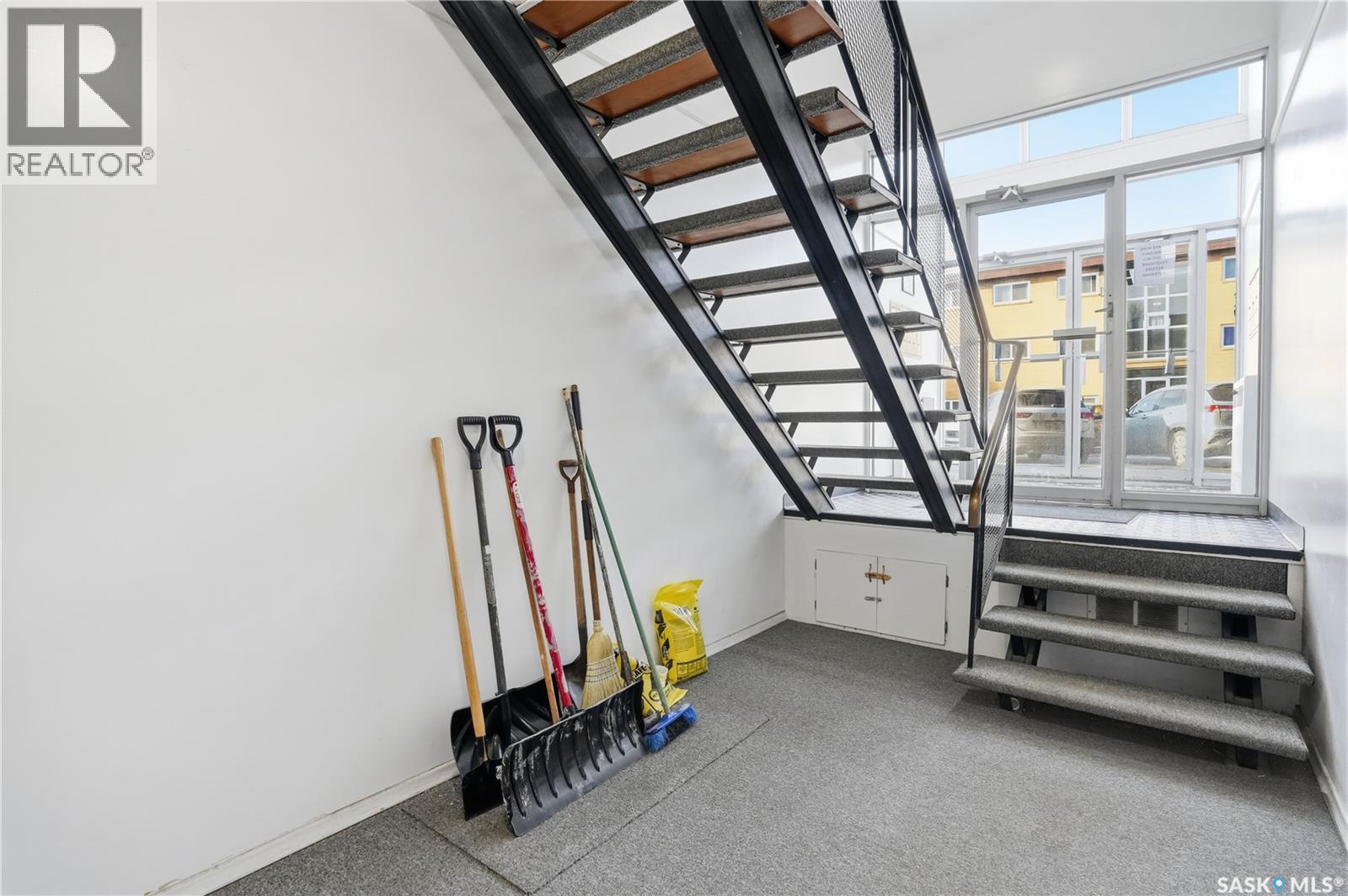 Single Family House Low rise for Sale in   Rae STREET Regina 