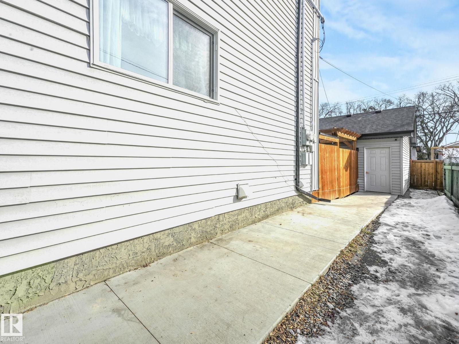 #1 12025 92 ST NW NW - 3