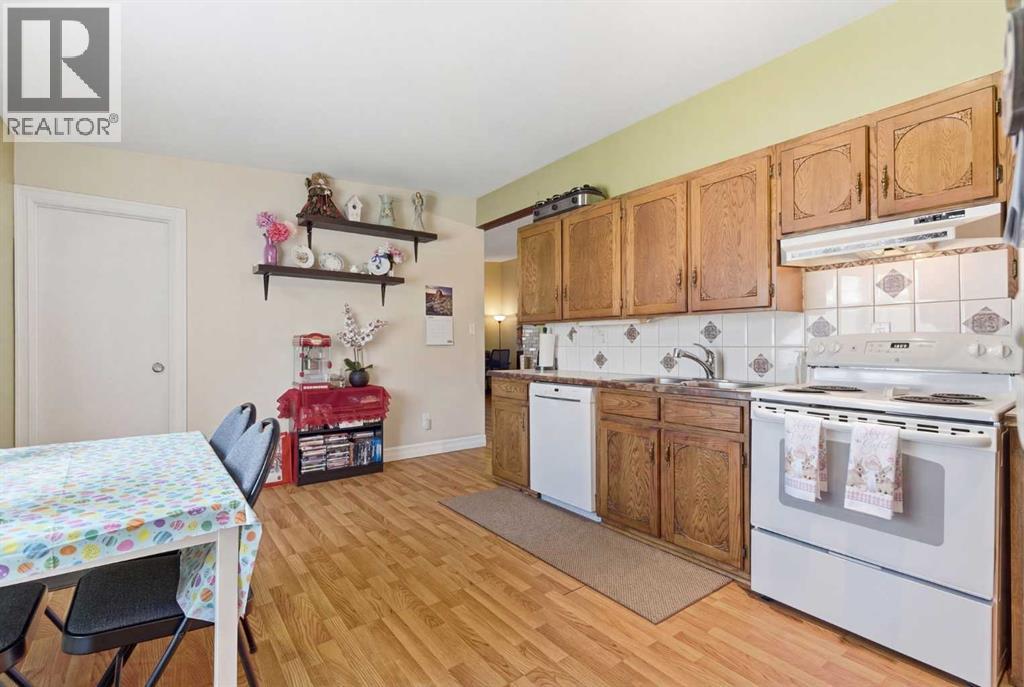 Single Family House 4 Level for Sale in   Street SE Forest Lawn Calgary 