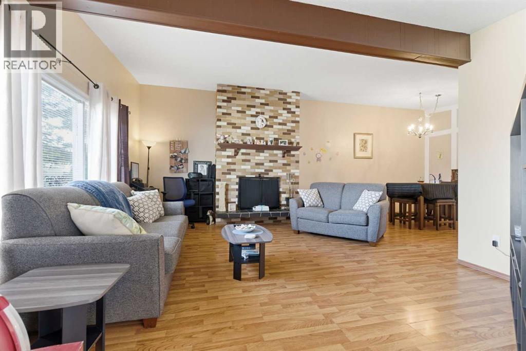 Single Family House 4 Level for Sale in   Street SE Forest Lawn Calgary 