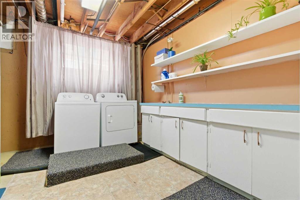 Single Family House 4 Level for Sale in   Street SE Forest Lawn Calgary 