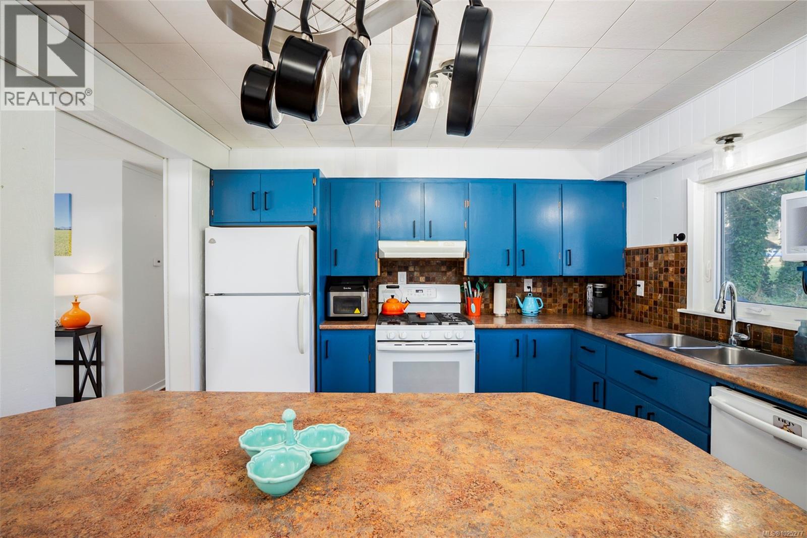 134 ROBERTA RD W - 6