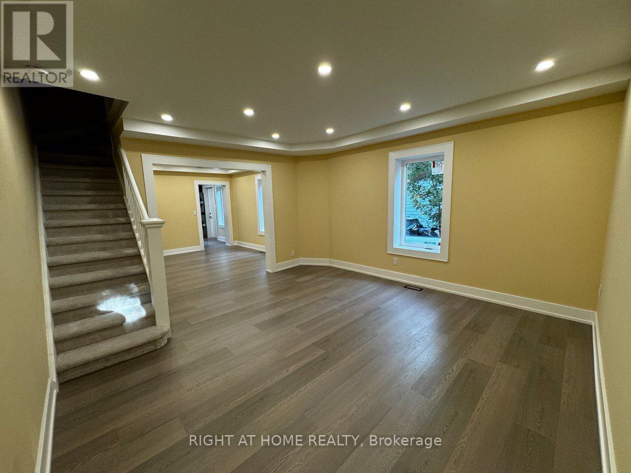 22 O'BRIEN STREET N - 3