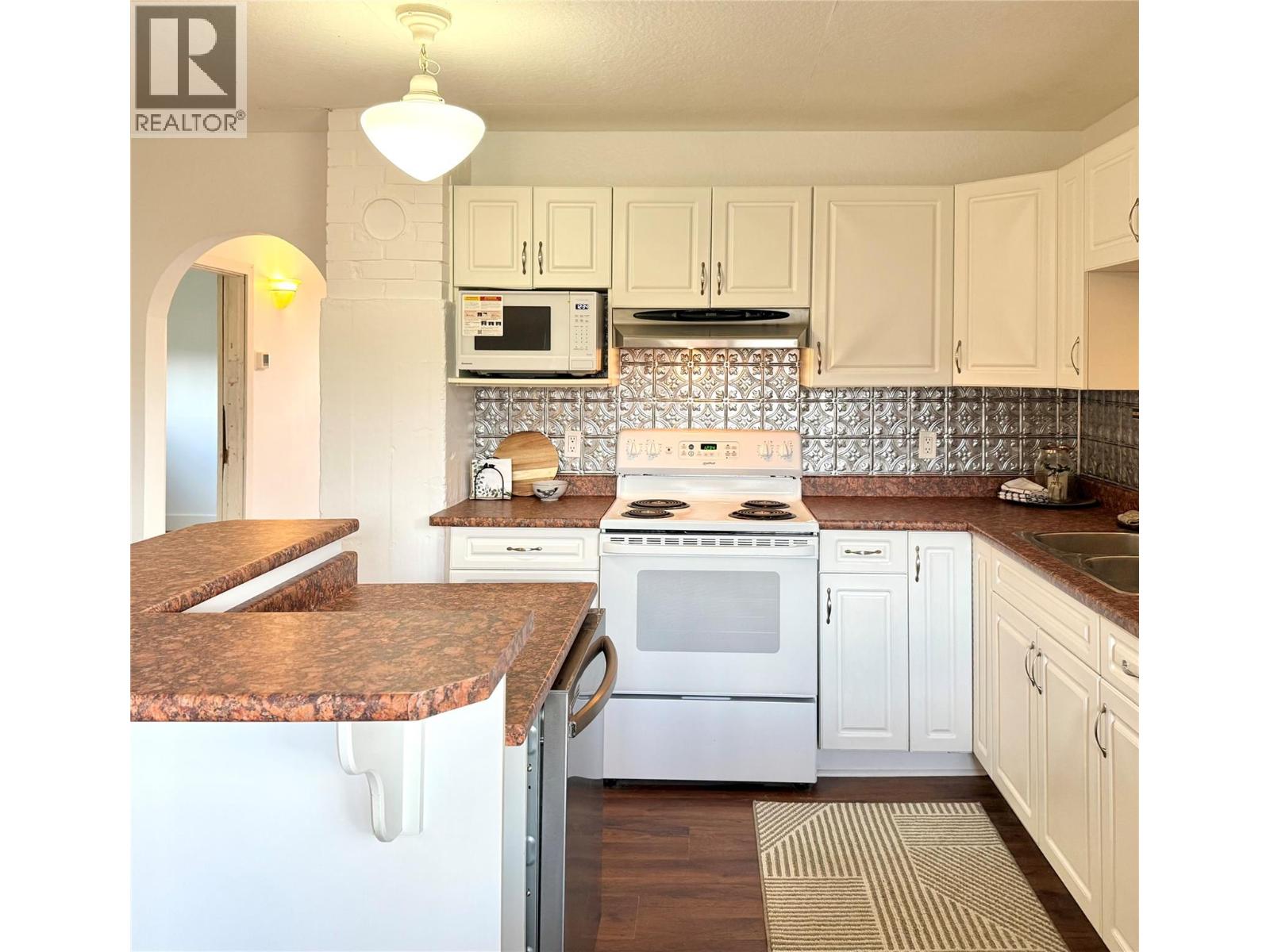 317 4TH Avenue S - 9