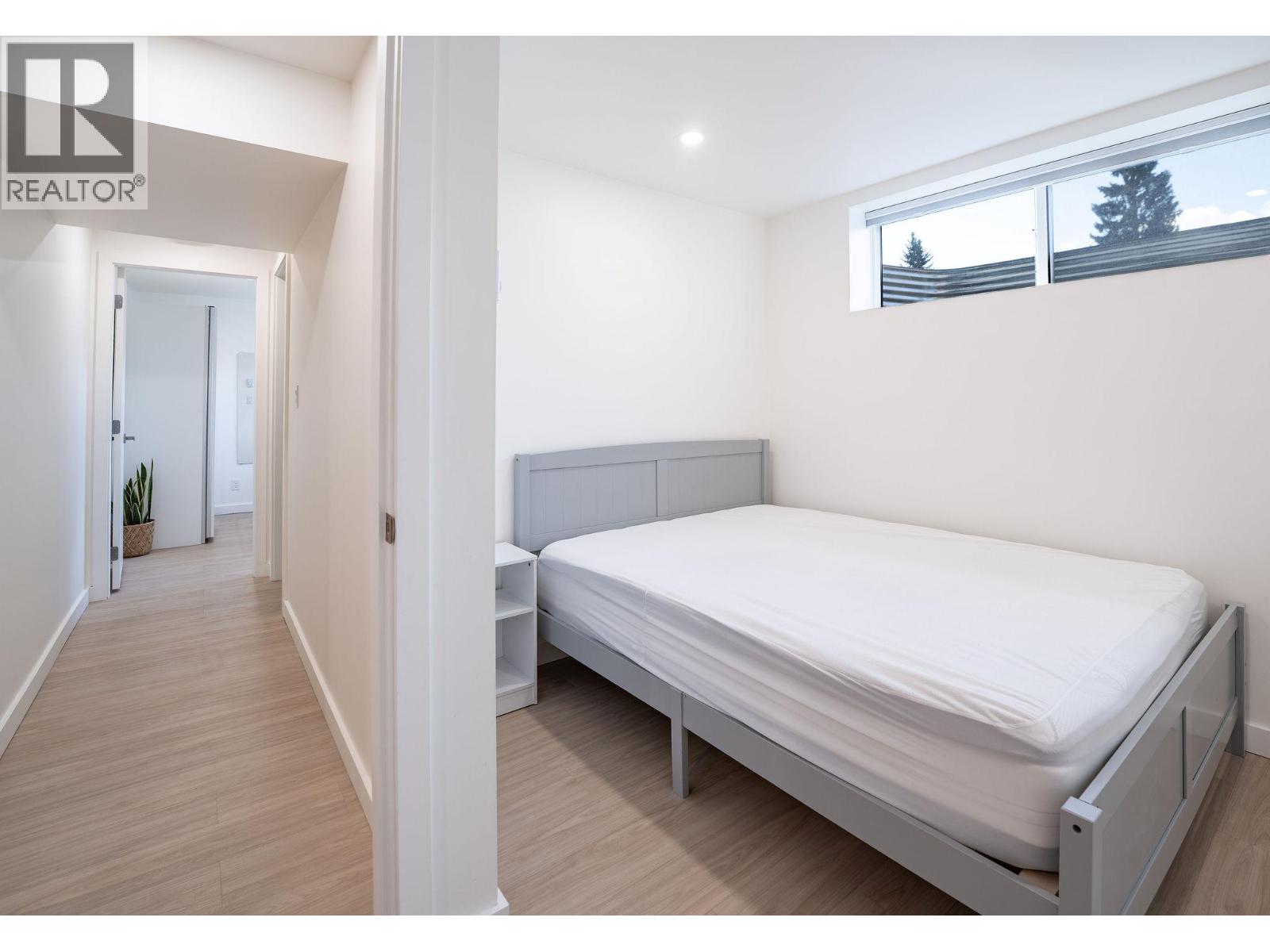 815 Fourth Street E, Revelstoke